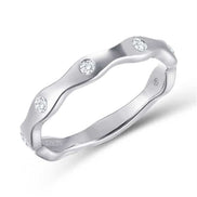 Bague serti clos diamant en or 18 carats