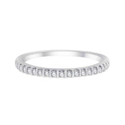 Demi Alliance serti clos diamant en or 18 carats