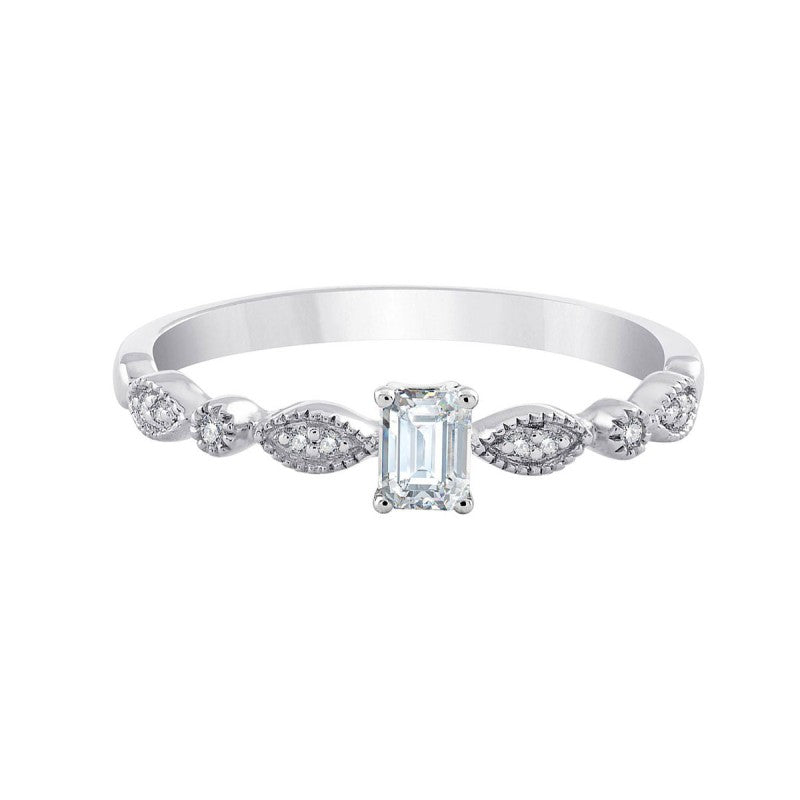 Taille émeraude, diamant 0,185 ct